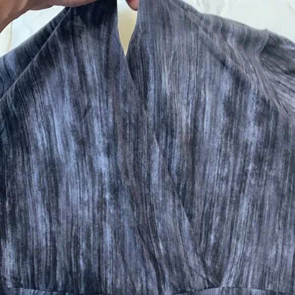 LOSA RINA collection, XL, crossover back, both shirts , good condition - Picture 5 of 14